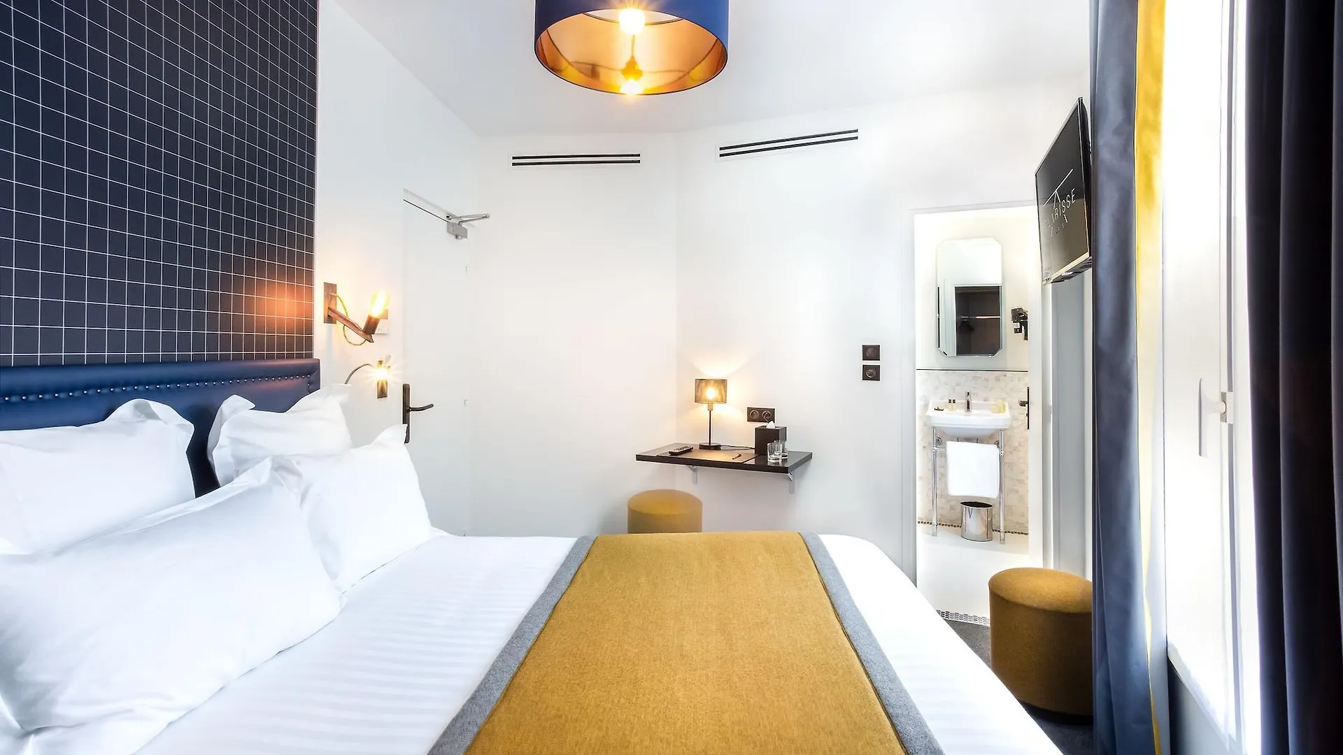 Clarisse Hotel