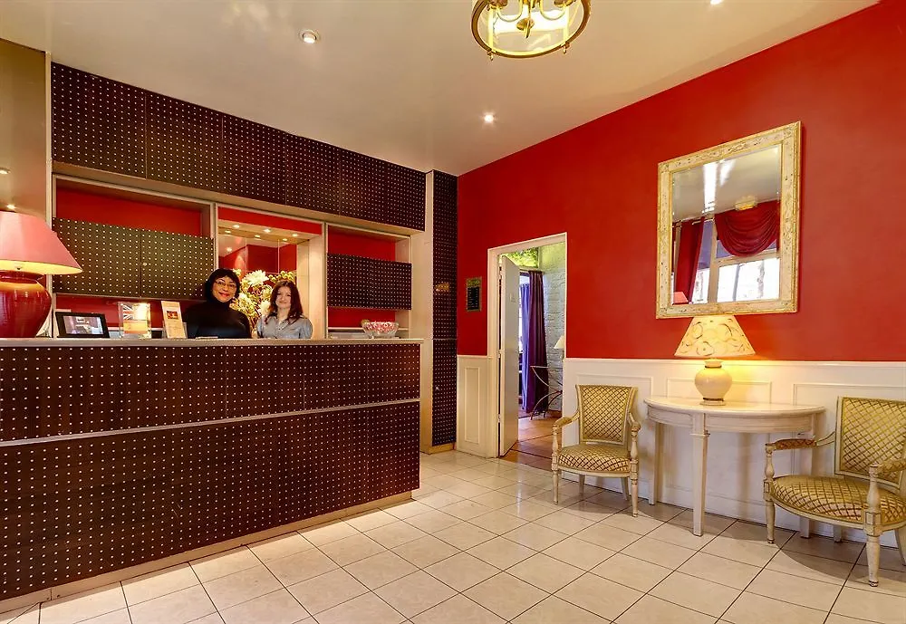 Clarisse Hotel